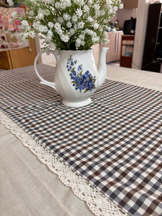 Vintage style checks cotton table runner