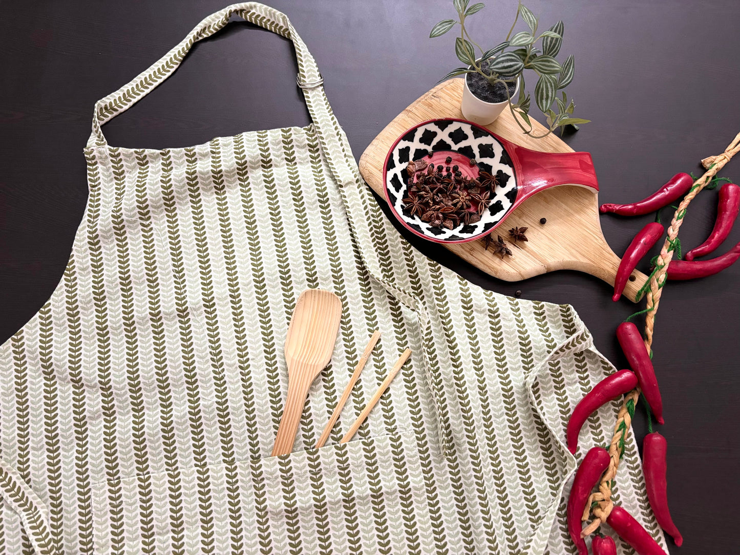 Kitchen Apron Adjustable straps - Green leaves