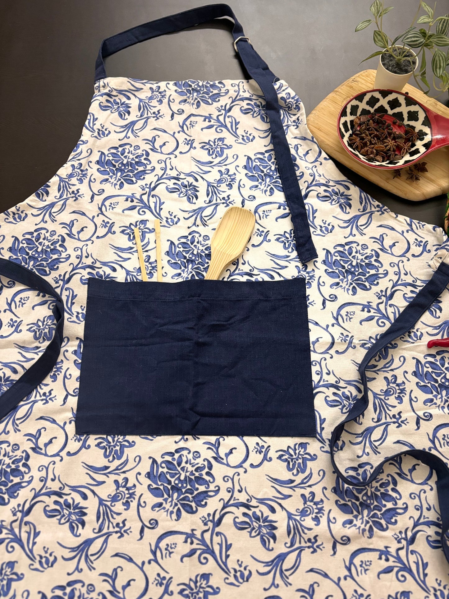 Kitchen Apron Adjustable straps - Blue Floral